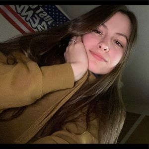 Meet your Posher, Abbi